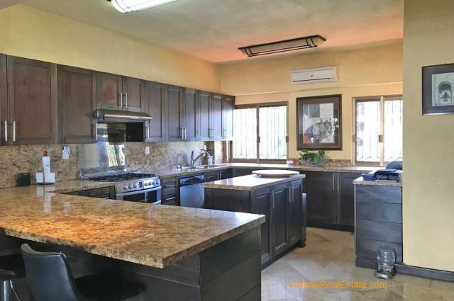 2207-kitchen