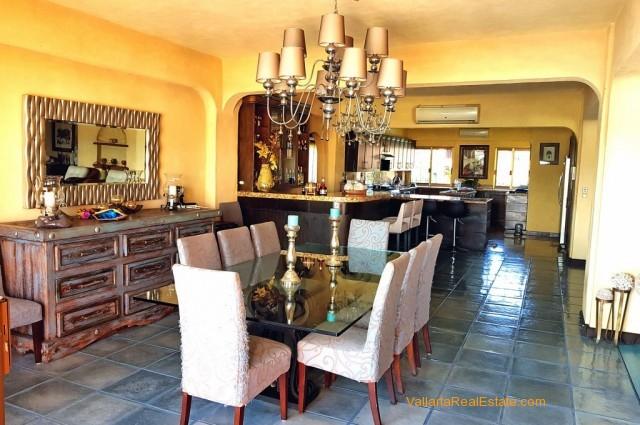 2207 dining room